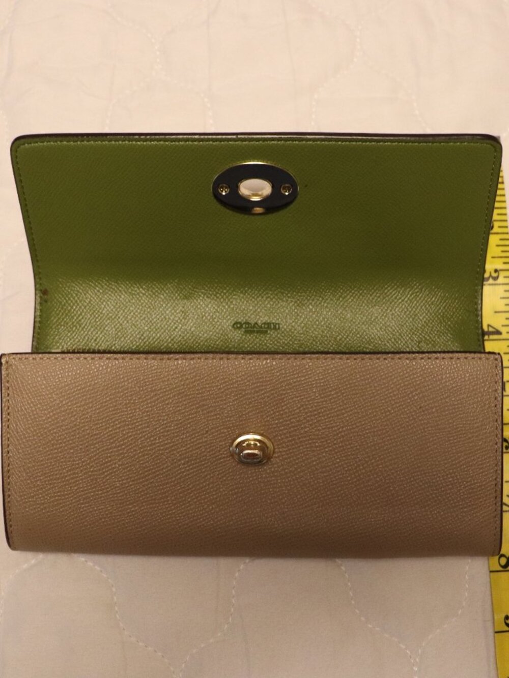 Tan Leather Coach Wallet - Moss Green Lining - Brass Twist Closure